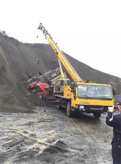 正蓝旗上犹道路救援